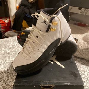 Air Jordan retro 12 (gs) “taxis” 2013